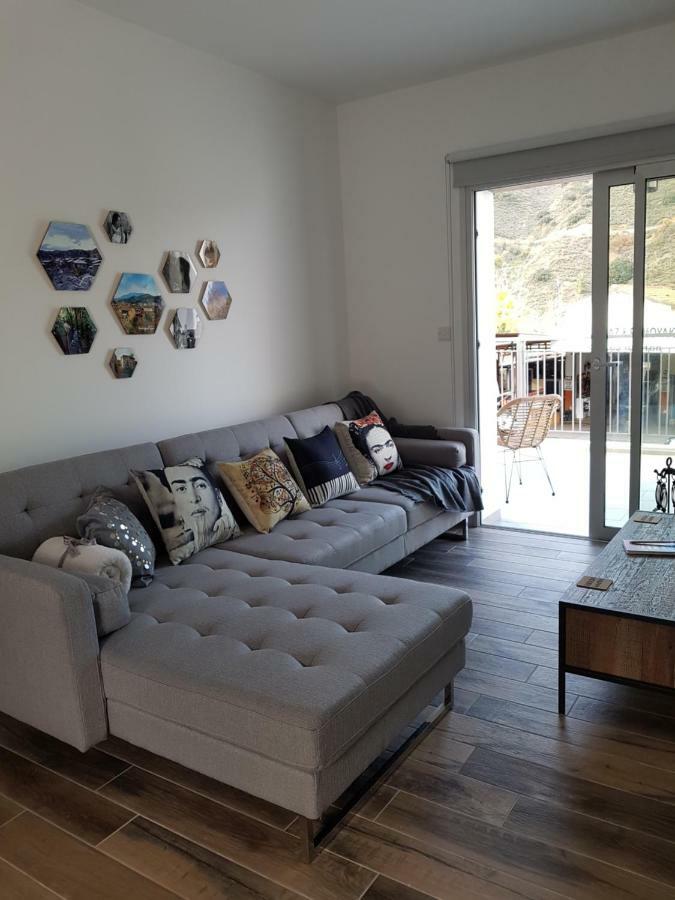 Evmelia Kakopetria Suites Bagian luar foto